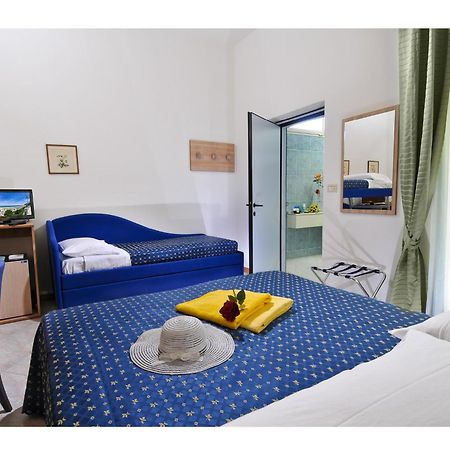 Hotel Losanna Gabicce Mare Esterno foto