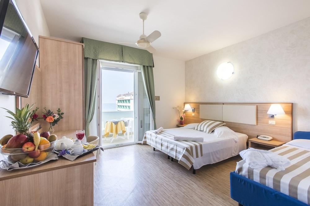 Hotel Losanna Gabicce Mare Esterno foto