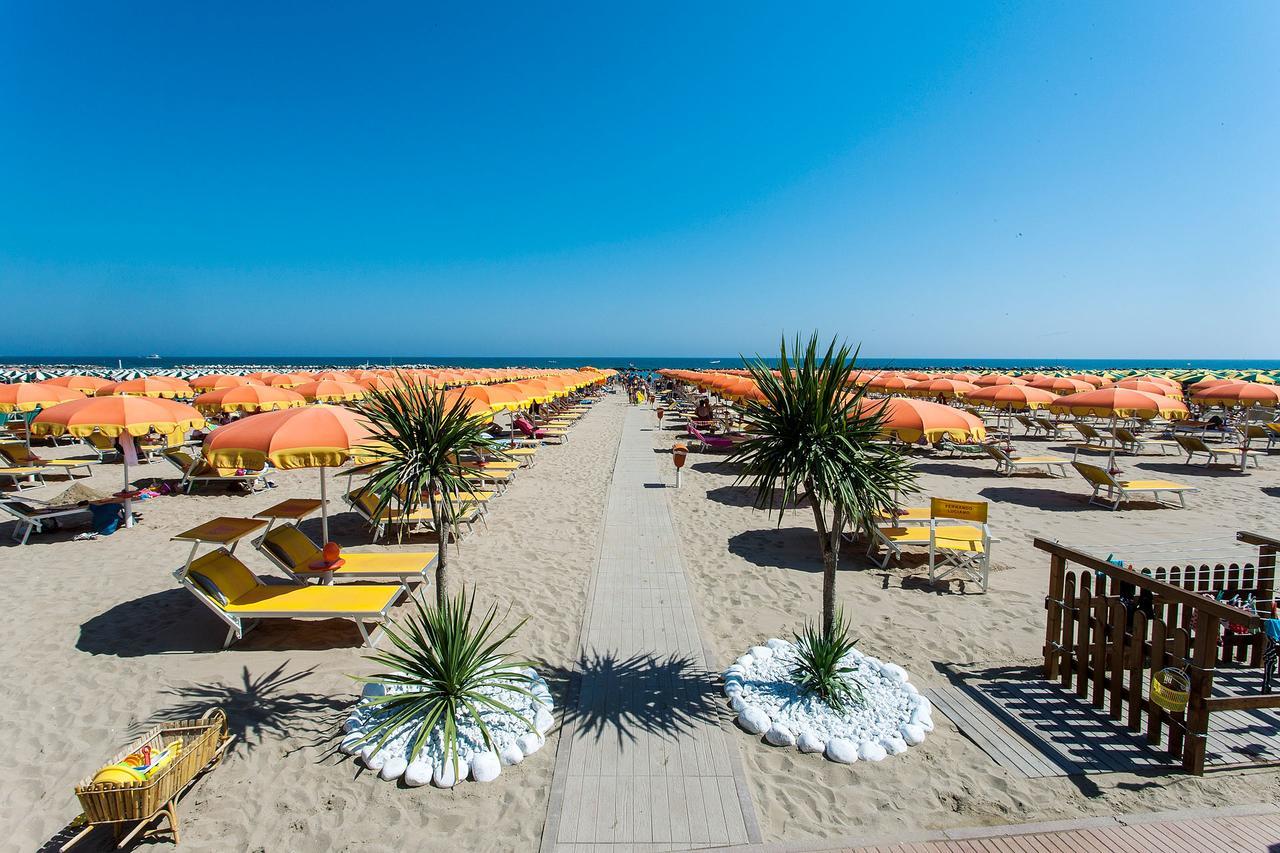 Hotel Losanna Gabicce Mare Esterno foto